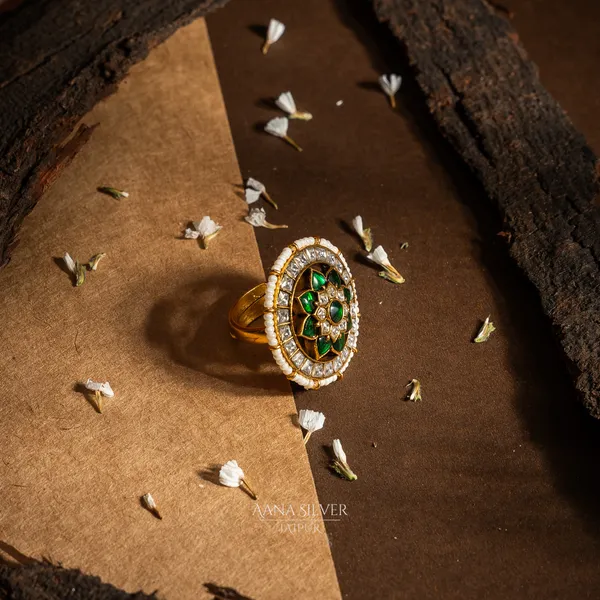 Swarna_Emerald_Kundan_Ring