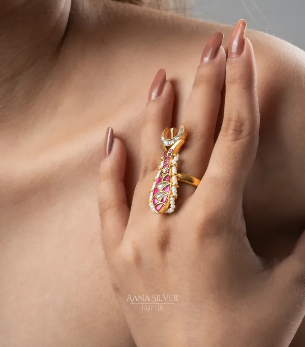 Swarna_Ruby_Quartz_Fish_Kundan_Ring