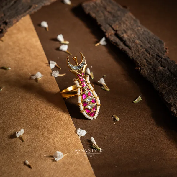 Swarna_Ruby_Quartz_Fish_Kundan_Ring