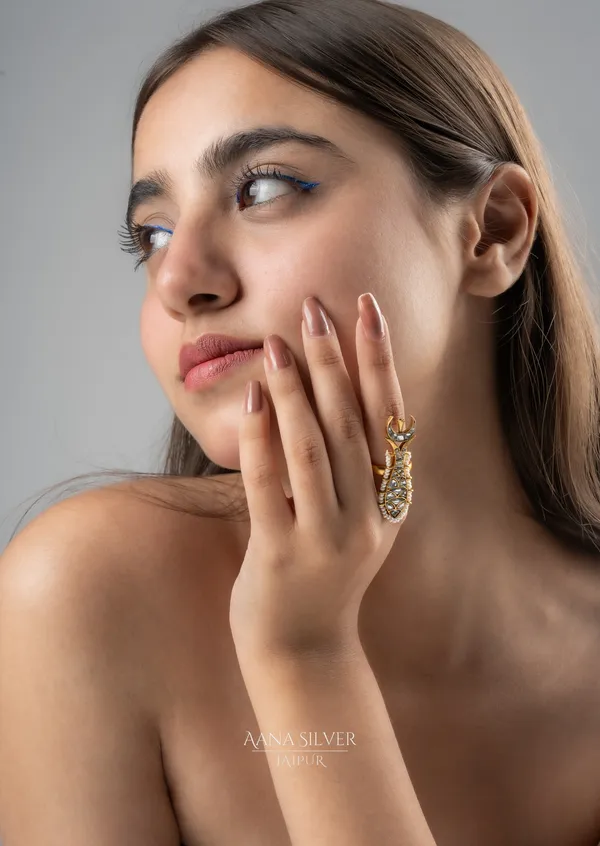 Swarna_Quartz_Fish_Kundan_Ring