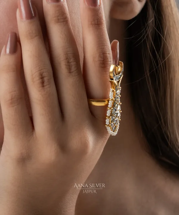 Swarna_Quartz_Fish_Kundan_Ring