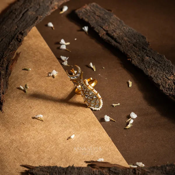 Swarna_Quartz_Fish_Kundan_Ring