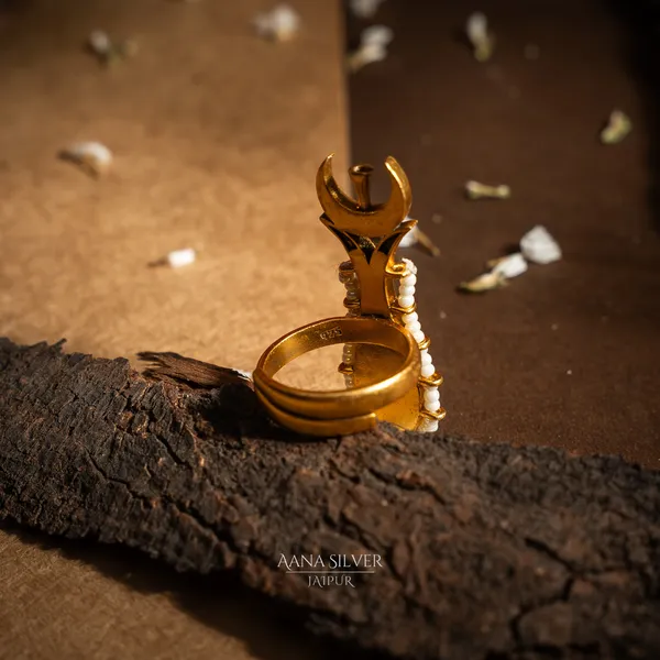 Swarna_Quartz_Fish_Kundan_Ring