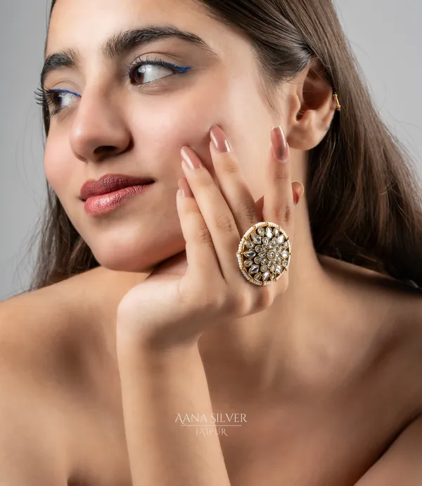 Swarna_Royal_Traditional_Quartz_Kundan_Ring