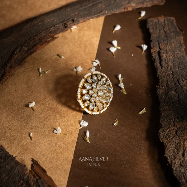 Swarna_Royal_Traditional_Quartz_Kundan_Ring