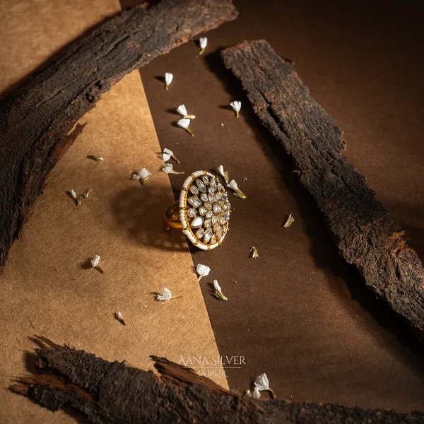 Swarna_Royal_Traditional_Quartz_Kundan_Ring