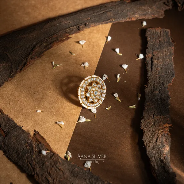 Swarna_Traditional_Royal_Quartz_Kundan_Ring