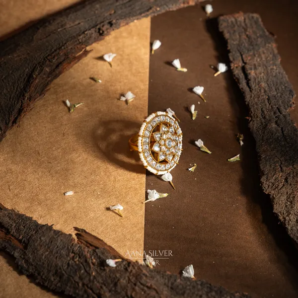 Swarna_Traditional_Royal_Quartz_Kundan_Ring