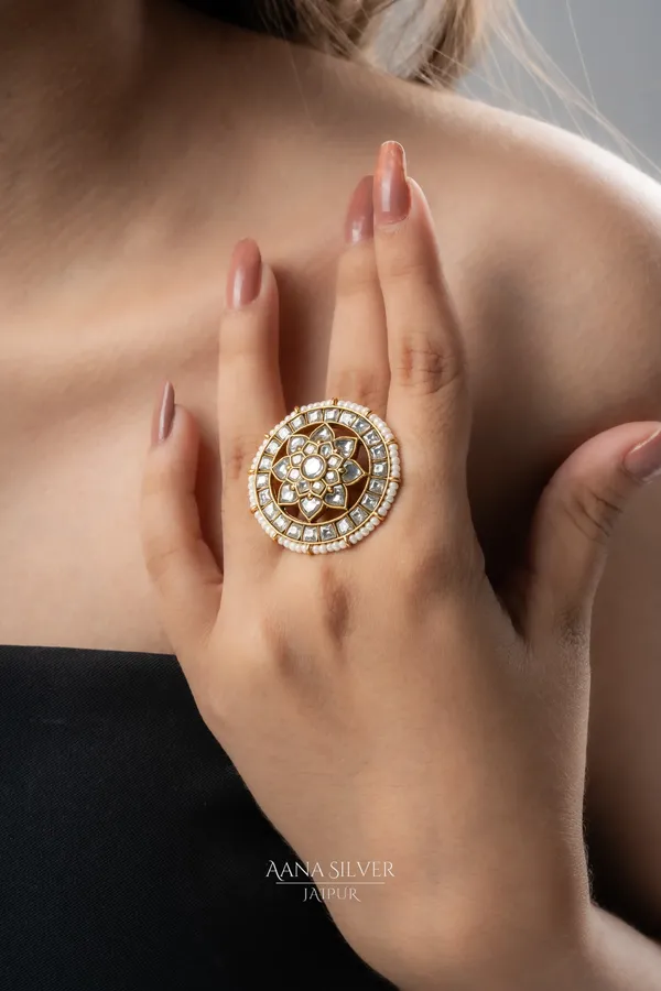 Swarna_Traditional_Royal_Quartz_Kundan_Ring