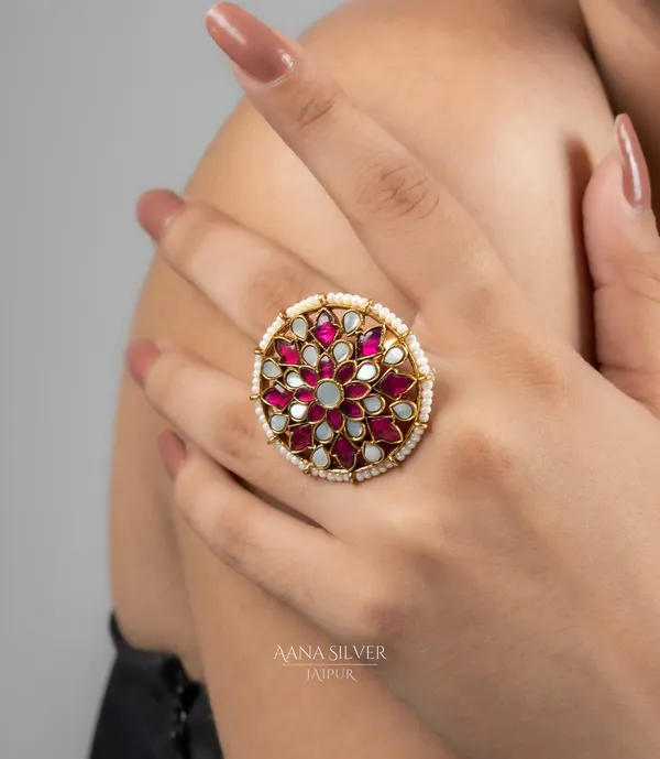 Swarna_Mother_Of_Pearls_Kundan_Ring