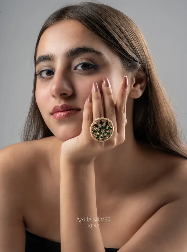 Swarna_Royal_Emerald_Quartz_Kundan_Ring