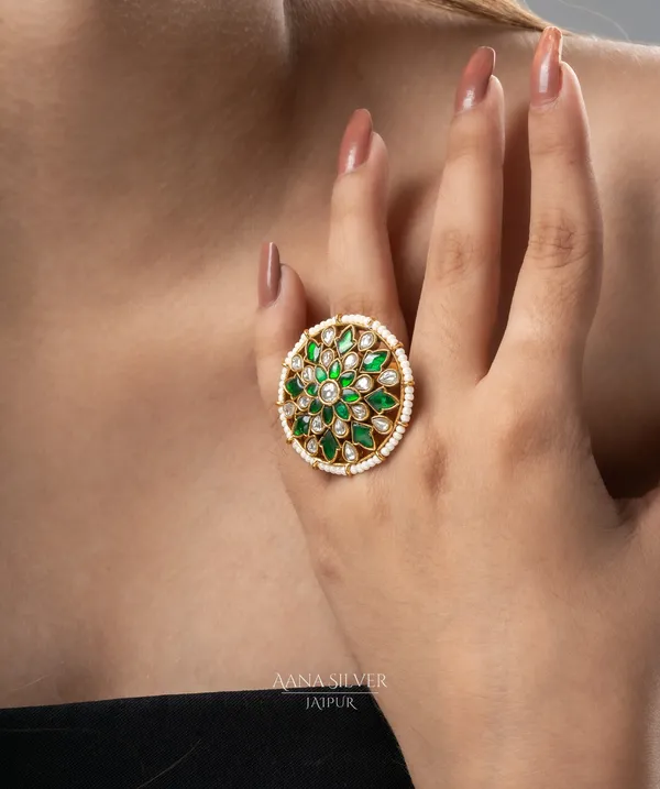 Swarna_Royal_Emerald_Quartz_Kundan_Ring
