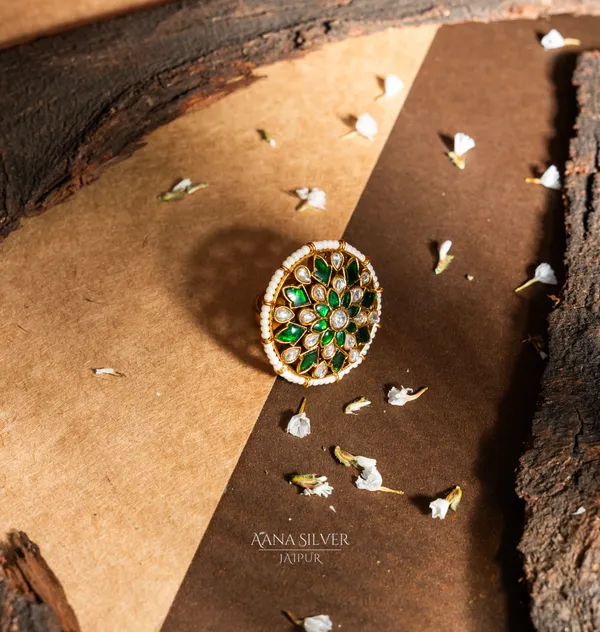 Swarna_Royal_Emerald_Quartz_Kundan_Ring