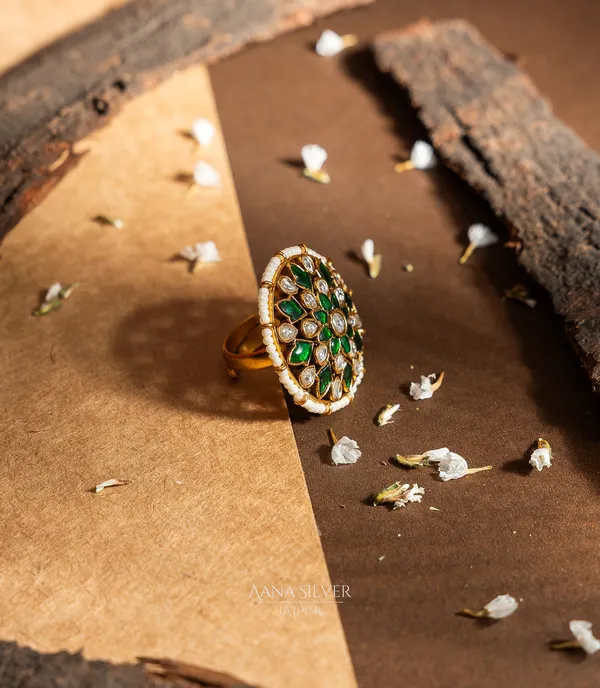Swarna_Royal_Emerald_Quartz_Kundan_Ring