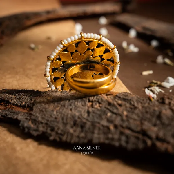 Swarna_Royal_Quartz_Ruby_Kundan_Ring