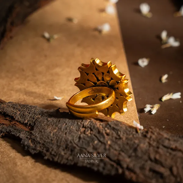 Swarna_Crescent_Moon_Ruby_Quartz_Kundan_Ring