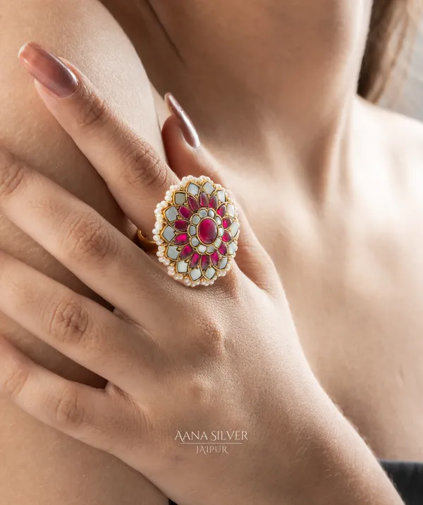 Swarna_Royal_Mother_Of_Pearls_Kundan_Ring