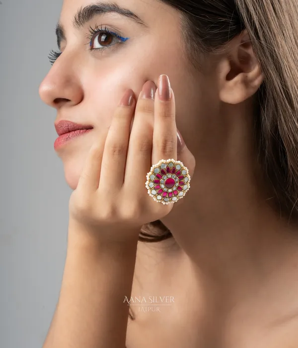 Swarna_Royal_Mother_Of_Pearls_Kundan_Ring