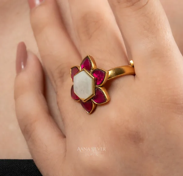 Swarna_Ruby_Mother_Of_Pearls_Kundan_Ring