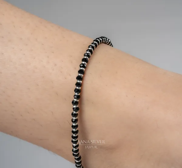 Kaala_Sutra_Minimal_Black_Bead_Anklet