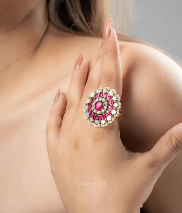 Swarna_Royal_Mother_Of_Pearls_Kundan_Ring