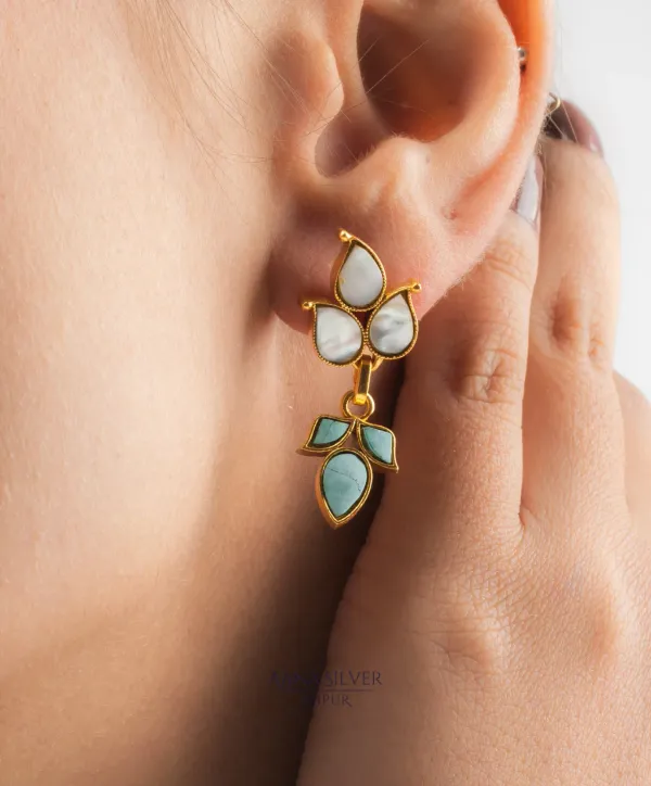 Swarna_Dropped_Leaf_Kundan_Earrings