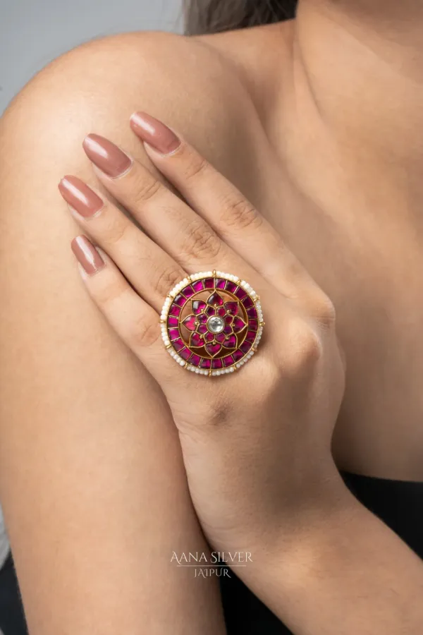 Swarna_Royal_Ruby_Quartz_Flower_Kundan_Ring