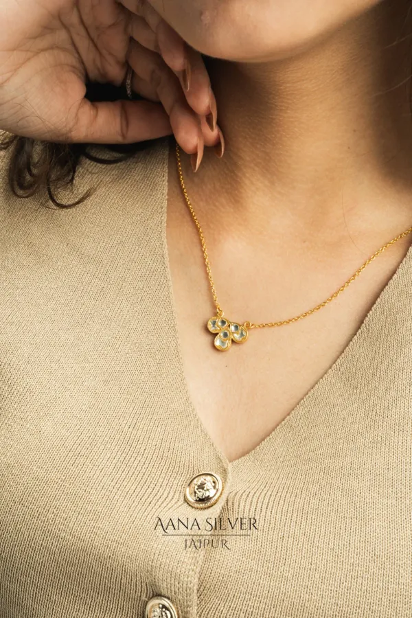Swarna_Triple_Leaf_Zircon_Necklace