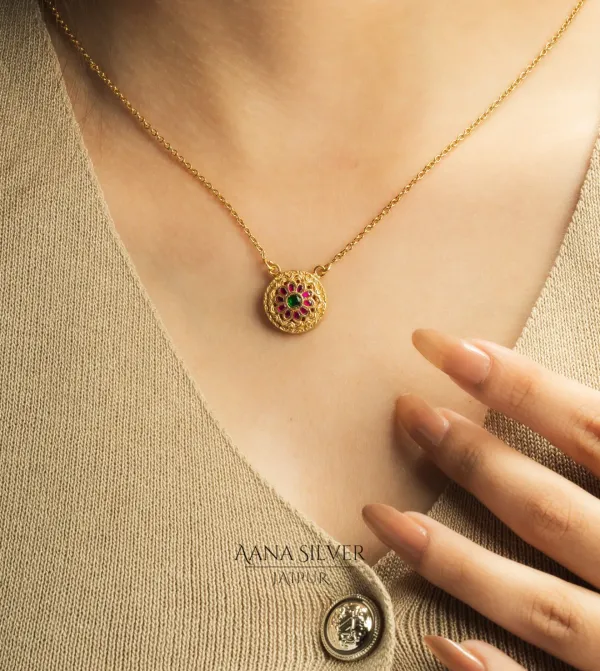 Swarna_Ruby_Emerald_Flower_Necklace