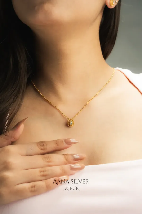 Swarna_Jarkan_Minimalist_Necklace_Set