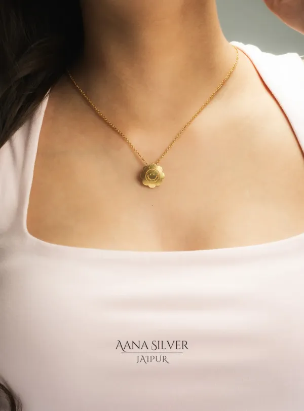 Swarna_Smiley_Flower_Necklace_Set
