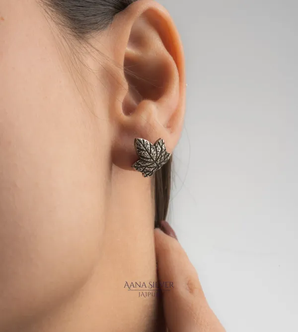 Aabharan_Detailed_Leaf_Earrings