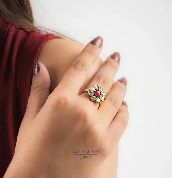 Swarna_Intricate_Ruby_Quartz_Kundan_Ring