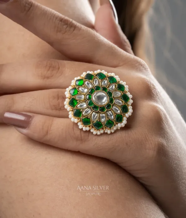 Swarna_Royal_Quartz_Emerald_Kundan_Ring