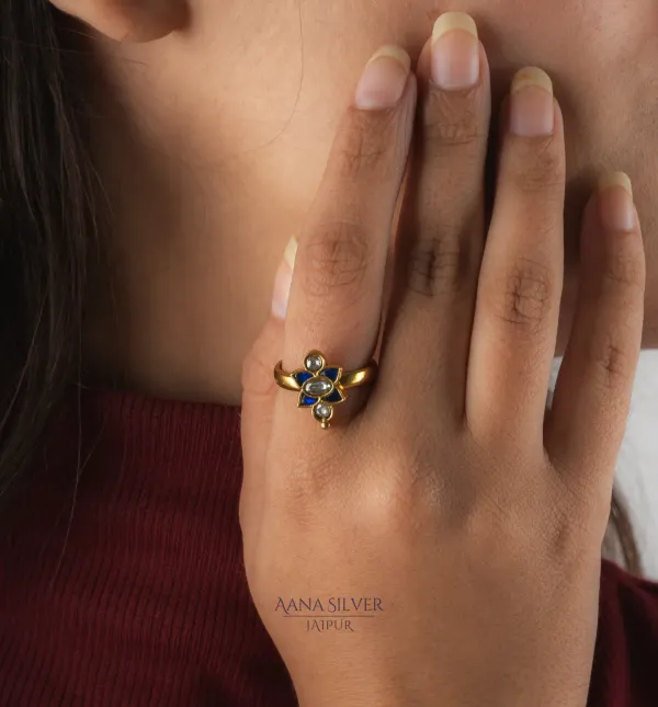 Swarna_Minimalistic_Blue_Sapphire_Kundan_Ring