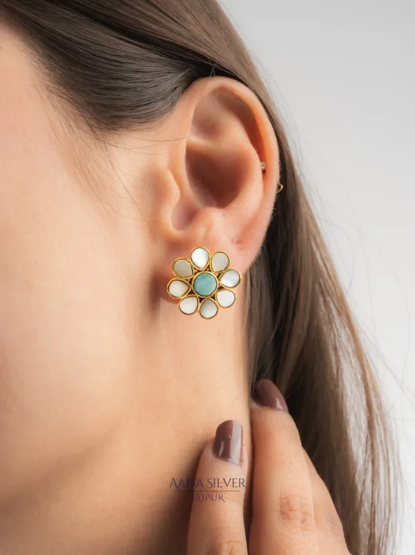 Swarna_Turquoise_Centered_Flower_Kundan_Earrings
