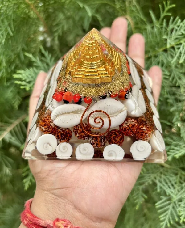 LAXMI_YANTRA_PYRAMID_