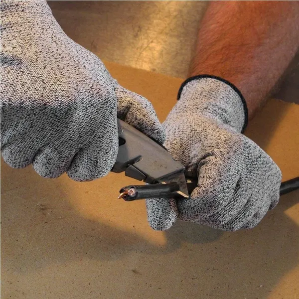 Cut_Resistant_Gloves,_High_Performance_Level_5_Protection,_Food_Grade_Kitchen_Glove_for_Hand_Safety_while_Cutting,_Cooking,_doing_Yard_Work