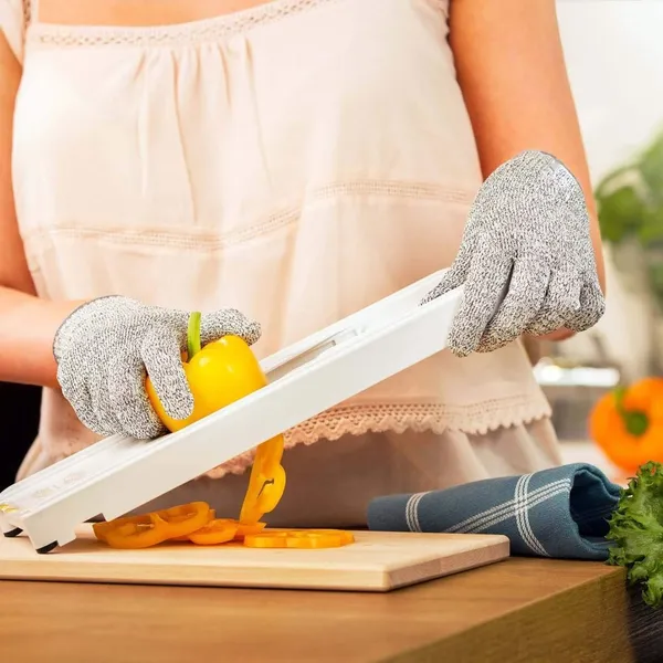 Cut_Resistant_Gloves,_High_Performance_Level_5_Protection,_Food_Grade_Kitchen_Glove_for_Hand_Safety_while_Cutting,_Cooking,_doing_Yard_Work