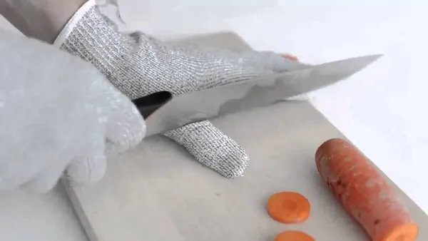 Cut_Resistant_Gloves,_High_Performance_Level_5_Protection,_Food_Grade_Kitchen_Glove_for_Hand_Safety_while_Cutting,_Cooking,_doing_Yard_Work