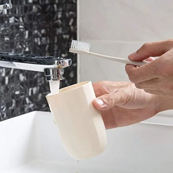 Portable_Capsule_Shape_Travel_Toothbrush,_Toothpaste,_Toiletry_and_Cosmetic_Holder_Case_(1Pc)