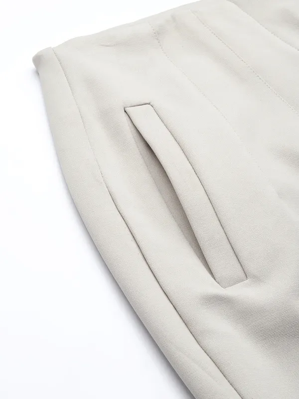 Zastraa_Women_Grey_Smart_Slim_Fit_High-Rise_Trousers