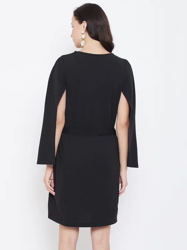Women_Black_Solid_Fit_&_Flare_Dress