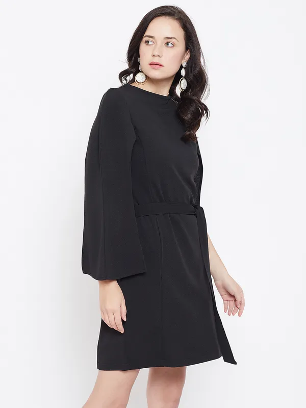 Women_Black_Solid_Fit_&_Flare_Dress
