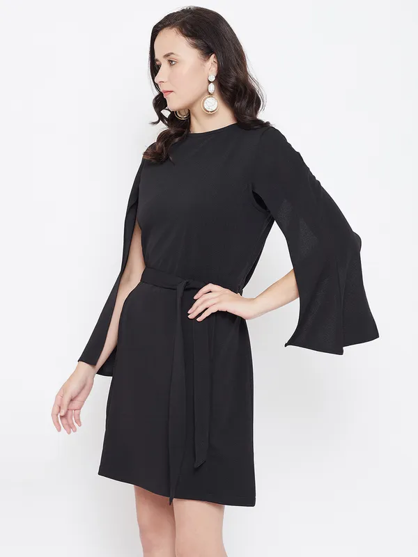 Women_Black_Solid_Fit_&_Flare_Dress