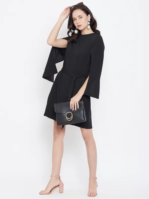 Women_Black_Solid_Fit_&_Flare_Dress