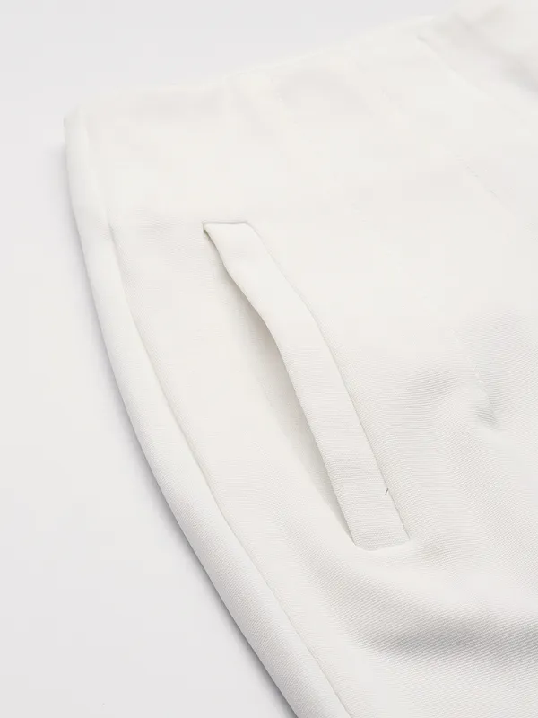 Zastraa_Women_Off_White_Solid_Smart_Slim_Fit_High-Rise_Trousers