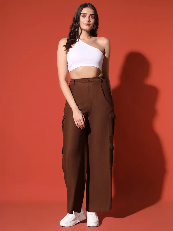 Zastraa_Women_Relaxed_High-Rise_Easy_Wash_Trousers