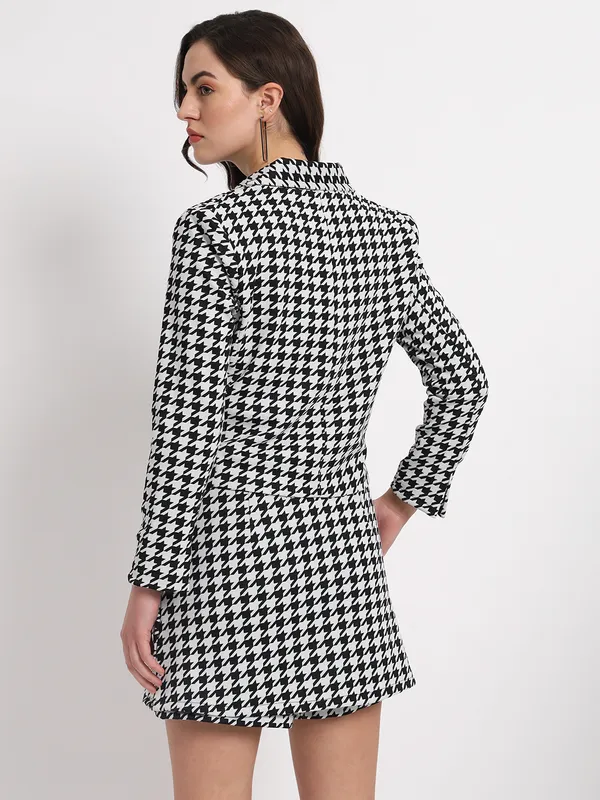 Black_Polyester_Coat_For_Women