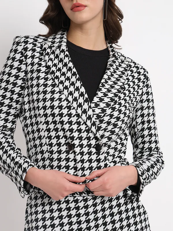 Black_Polyester_Coat_For_Women